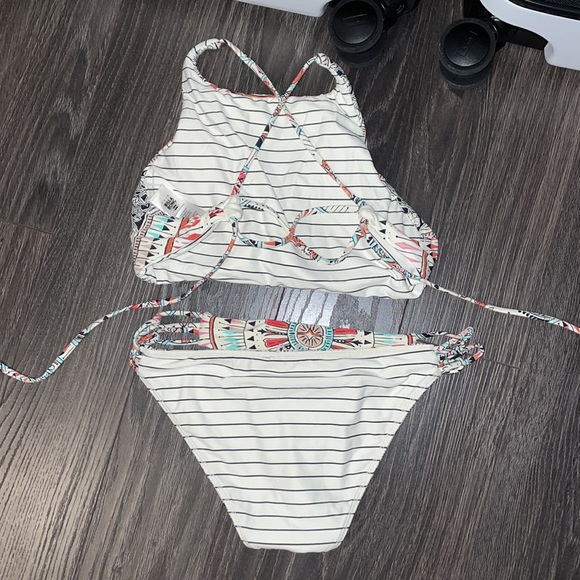 Reversible Billabong bikini - Picture 3 of 3